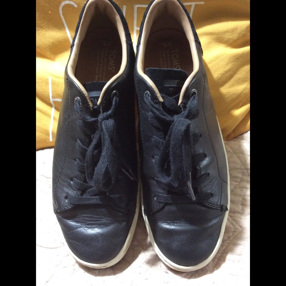Toms tennis shoes